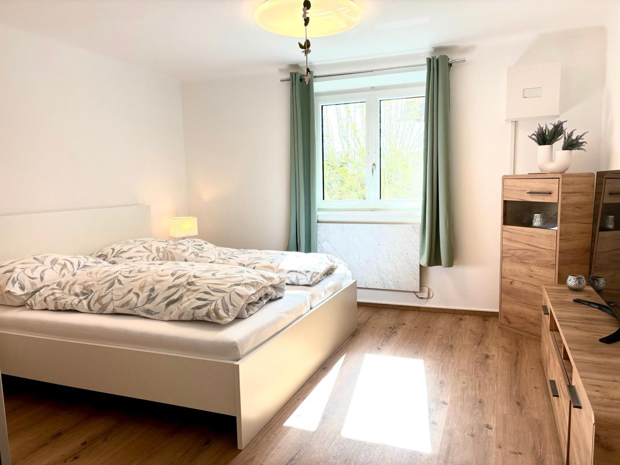 Gaesthaus "Seeblick" Seekirchen am Wallersee Rom bilde